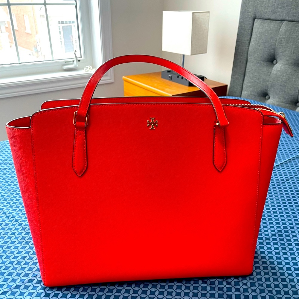 Gorgeous Tory Burch laptop bag!